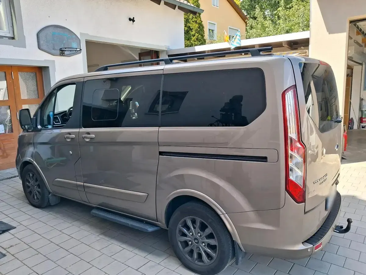 Gebraucht Ford Tourneo Titanium 170 PS (125 kW) 2018 Van / Kleinbus