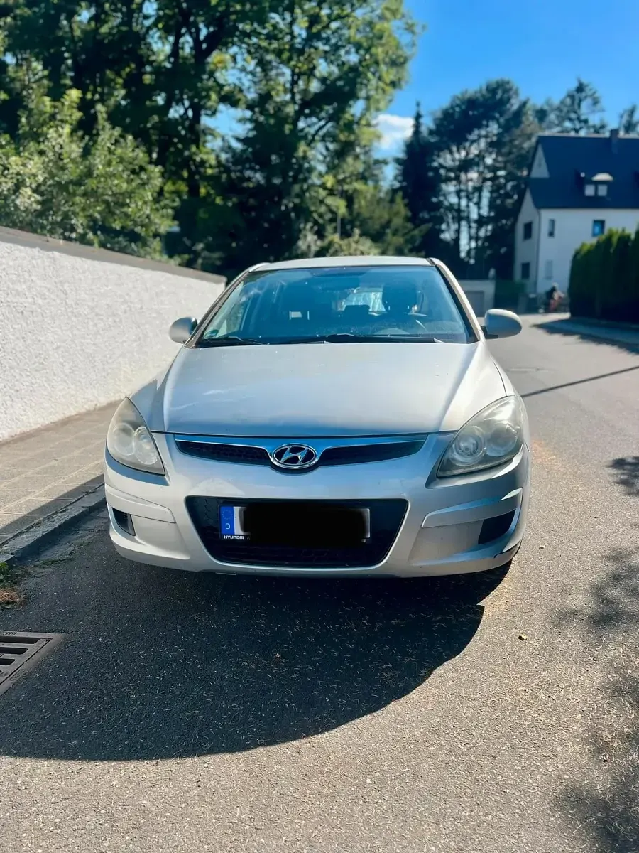 Gebraucht Hyundai i30 109 PS (80 kW) 2010 Grau Kleinwagen