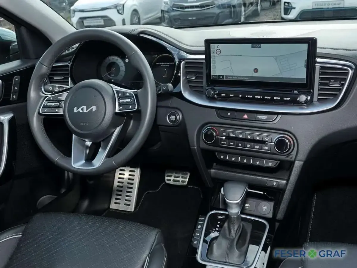 Używany Kia Ceed Platinum 160 KM (117 kW) 2023 Szary Hatchback