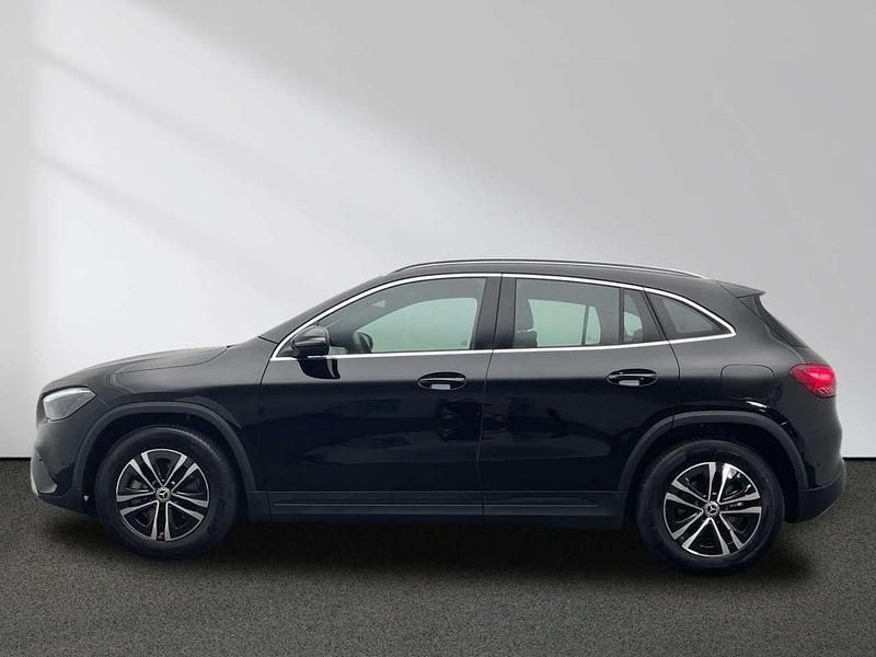 Gebraucht Mercedes GLA200 163 PS (119 kW) 2024 Schwarz SUV