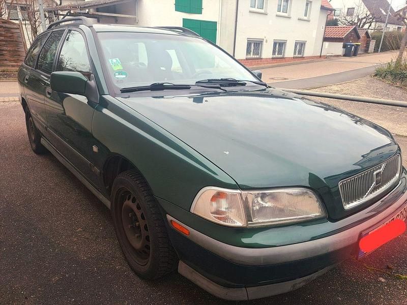 Gebraucht Volvo V40 140 PS (102 kW) 1998 Grün Kombi