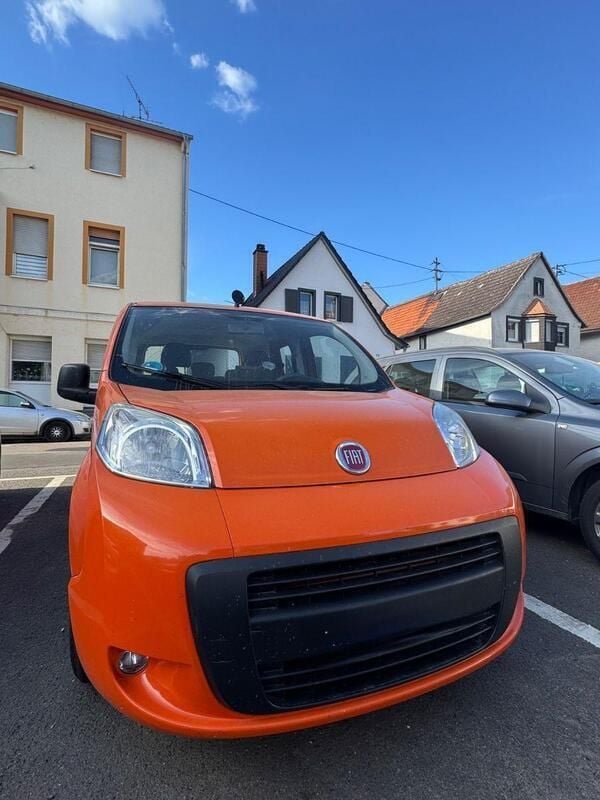 Orange Gebraucht 2009 Fiat Qubo Trekking Van / Kleinbus | 3.999 € (Fairer Preis) - Bild 1/4