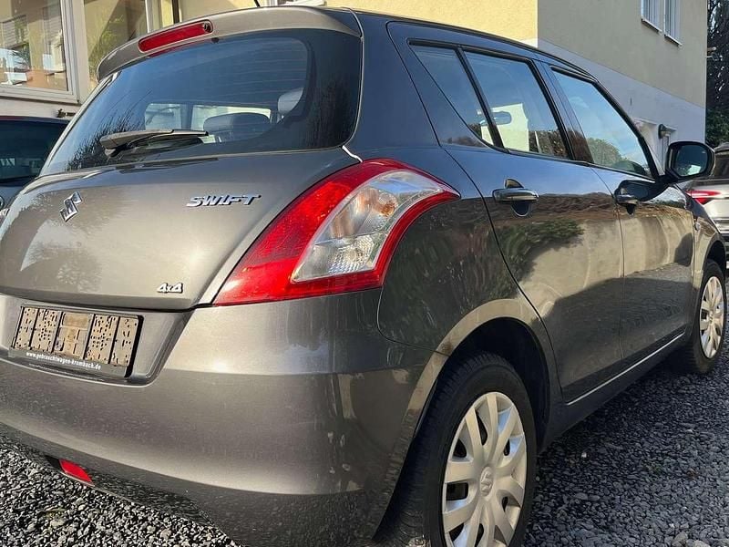 Gebraucht Suzuki Swift Club 94 PS (69 kW) 2011 Grau Kleinwagen