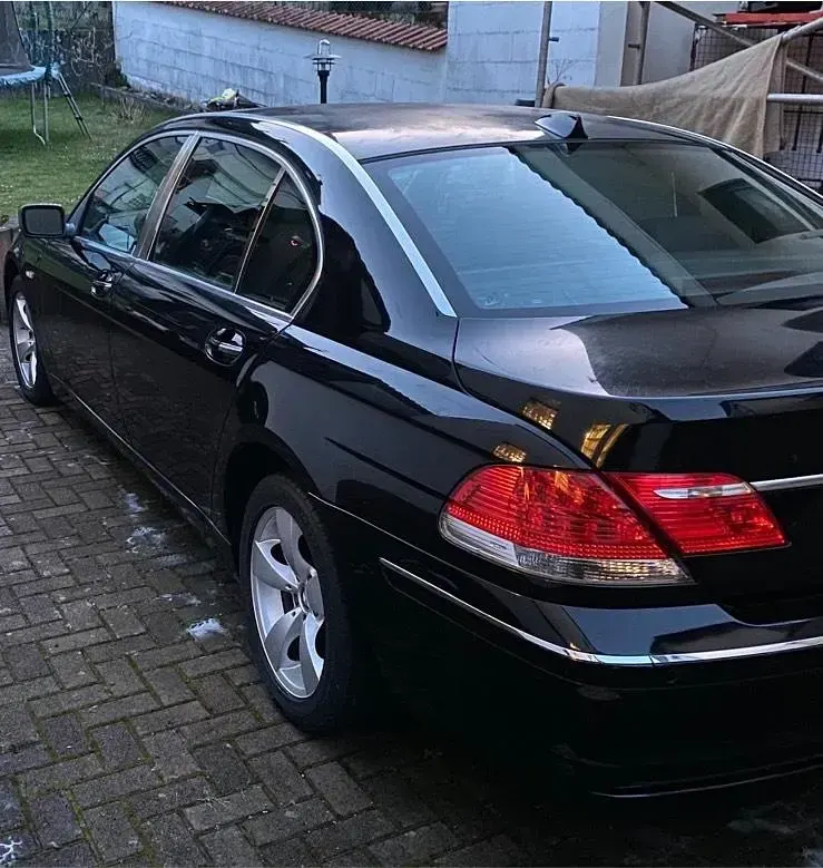 Gebraucht BMW 750L 367 PS (269 kW) 2006 Schwarz Limousine
