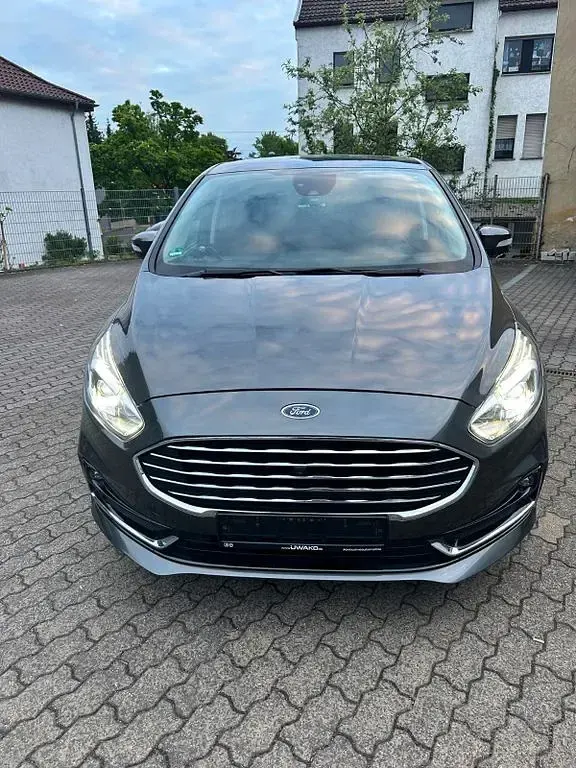 Gebraucht Ford S-MAX Titanium 190 PS (139 kW) 2020 Grau Van / Kleinbus