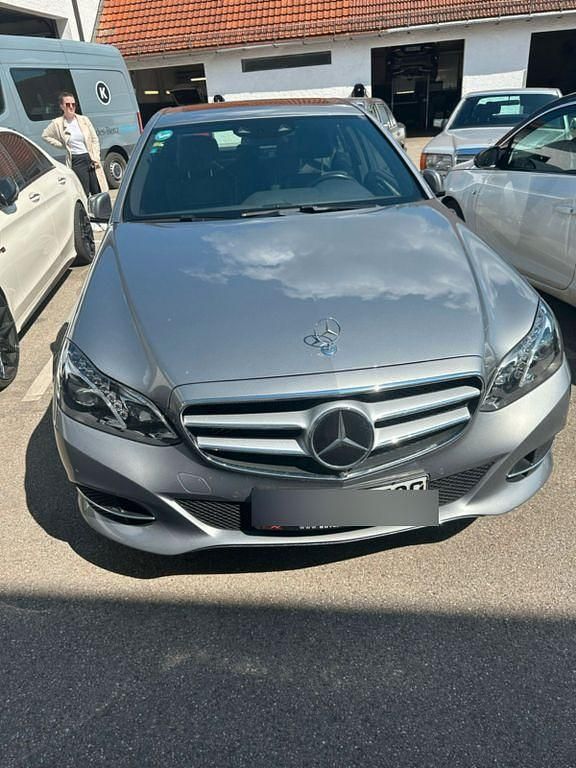 Silber Gebraucht 2014 Mercedes E350 Limousine | 16.999 € (Superpreis) - Bild 1/4