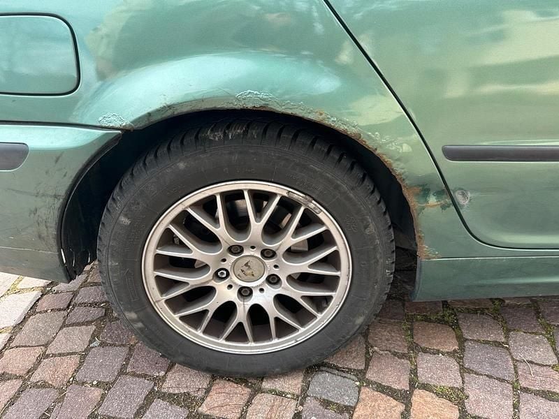 Gebraucht BMW 320 150 PS (110 kW) 1999 Grün Limousine