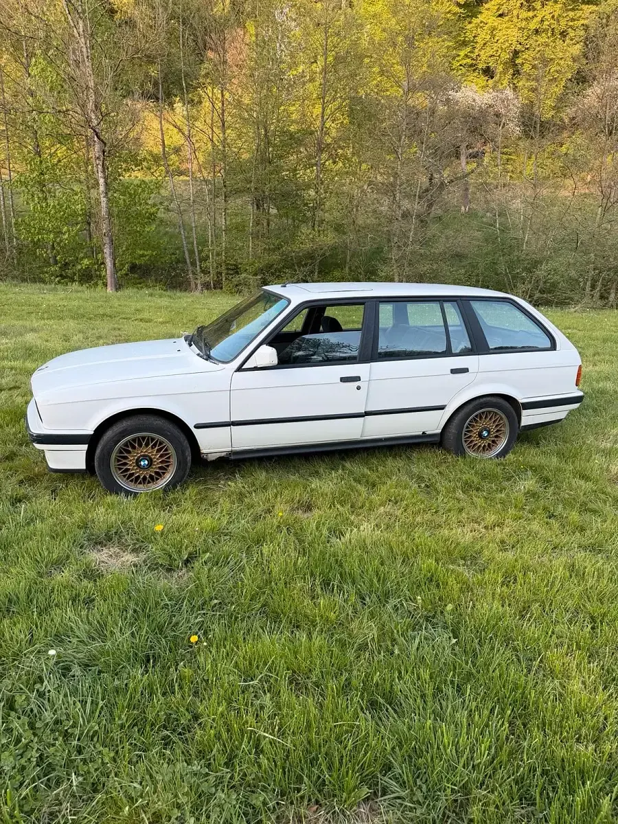 Brugt BMW 325 170 HK (125 kW) 1989 Hvid Stationcar