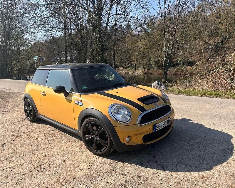 Usata Mini Cooper S 174 CV (127 kW) 2007 Giallo Utilitaria