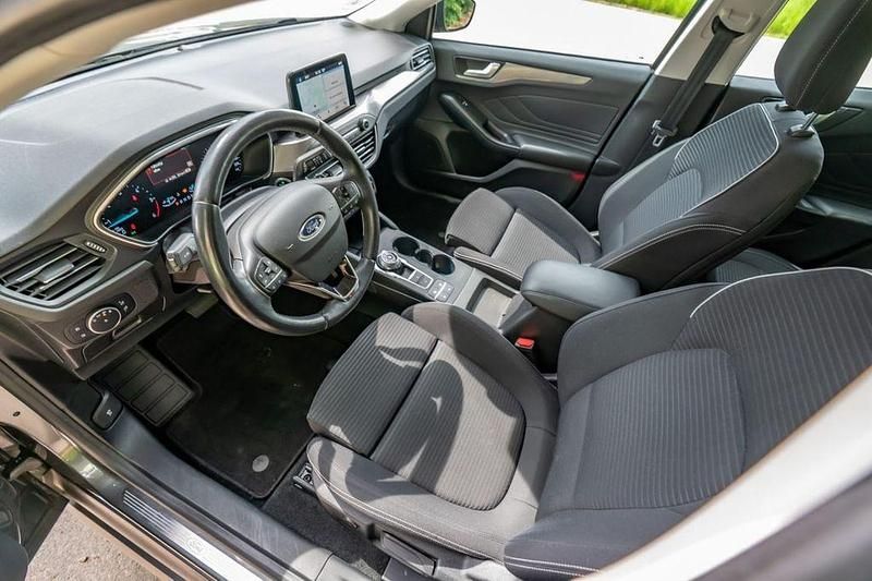 Gebraucht Ford Focus Titanium 150 PS (110 kW) 2019 Grau Limousine