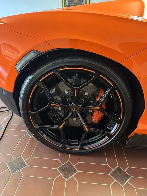 Neu Lamborghini Revuelto 2026 Orange Coupé