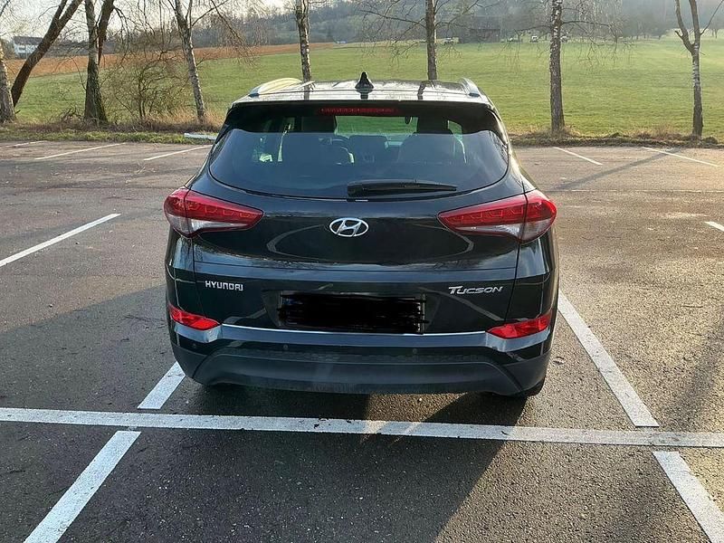 Gebraucht Hyundai Tucson Premium 141 PS (103 kW) 2016 Schwarz SUV