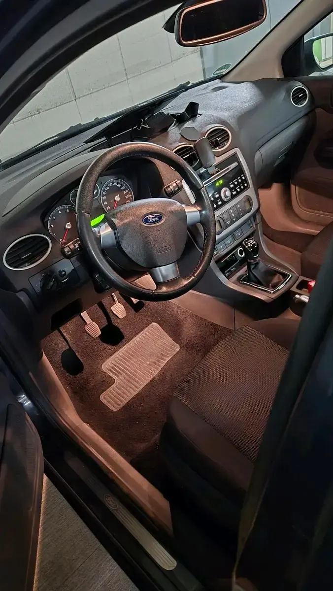 Gebraucht Ford Focus 116 PS (85 kW) 2007 Grau Kombi