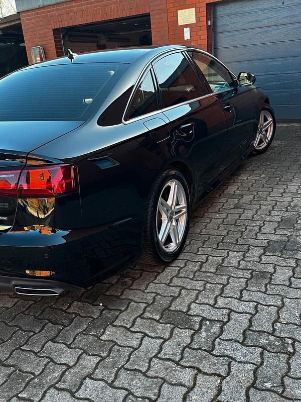 Gebraucht Audi A6 Ambiente 218 PS (160 kW) 2018 Schwarz Limousine