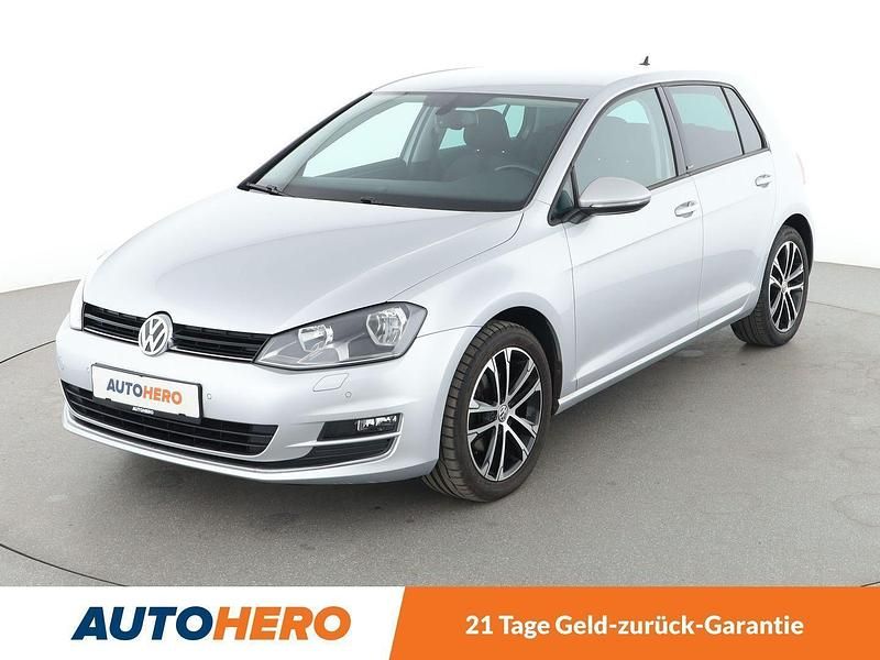 Silber Gebraucht 2016 VW Golf VII Allstar Limousine | 12.950 € (Guter Preis) - Bild 1/3