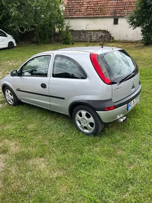 Gebraucht Opel Corsa 75 PS (55 kW) 2003 Silber Kleinwagen