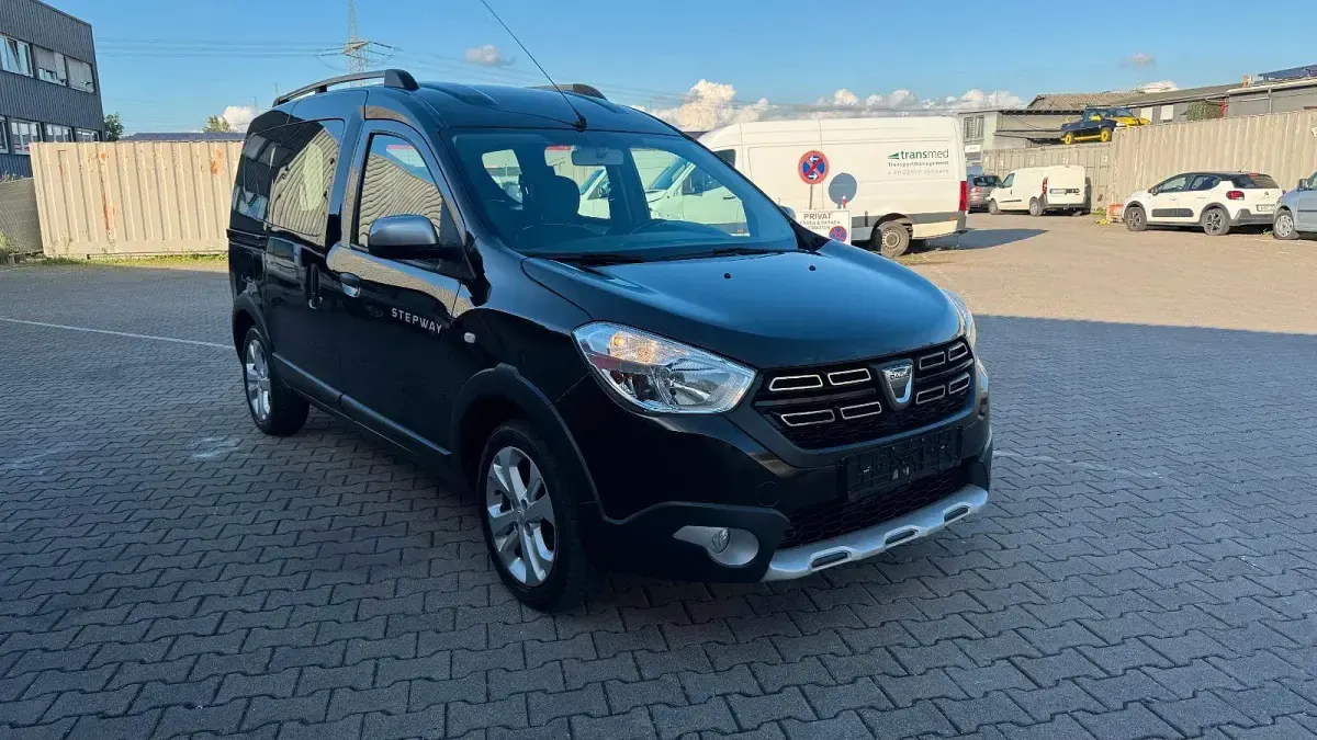 Gebraucht Dacia Dokker Stepway 116 PS (85 kW) 2017 Schwarz Van / Kleinbus