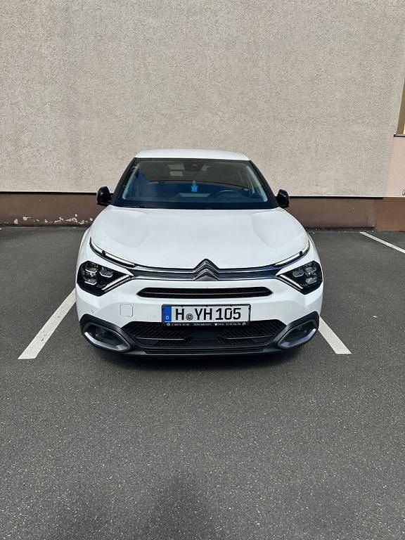 Weiß Gebraucht 2023 Citroën C4 Shine Limousine | 15.500 € (Guter Preis) - Bild 1/4