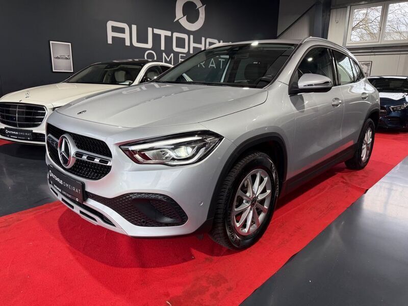 Silber Gebraucht 2020 Mercedes GLA200 SUV | 31.900 € (Guter Preis) - Bild 1/4