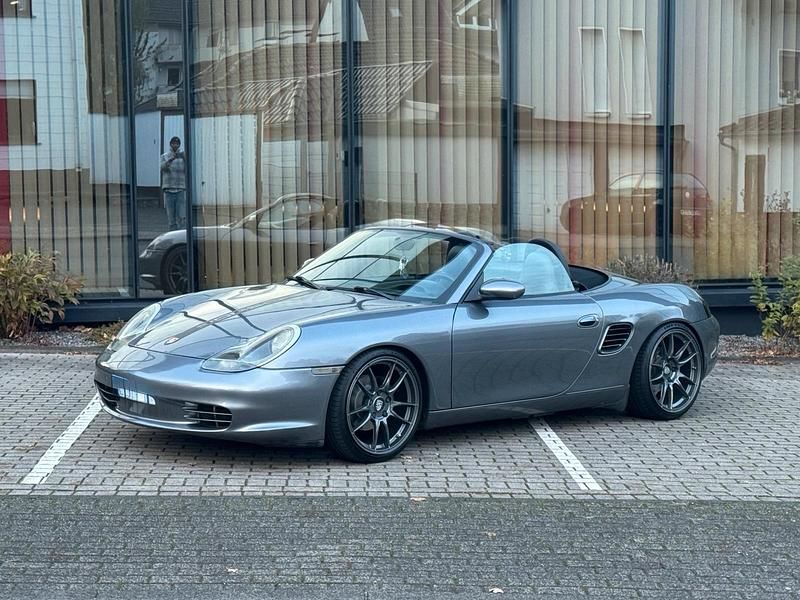 Grau Gebraucht 2004 Porsche Boxster Cabrio | 17.100 € (Teuer) - Bild 1/4