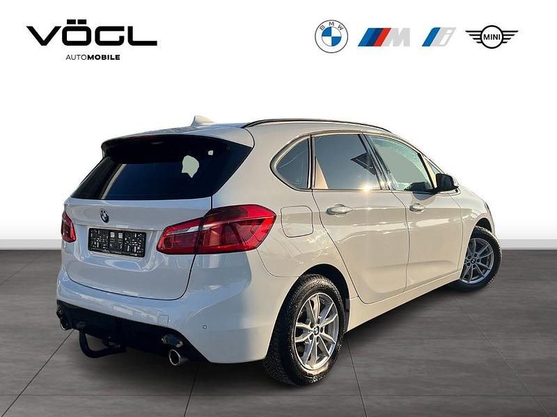 Gebraucht BMW 220 Active Tourer Advantage 192 PS (141 kW) 2019 Alpinweiß uni Van / Kleinbus
