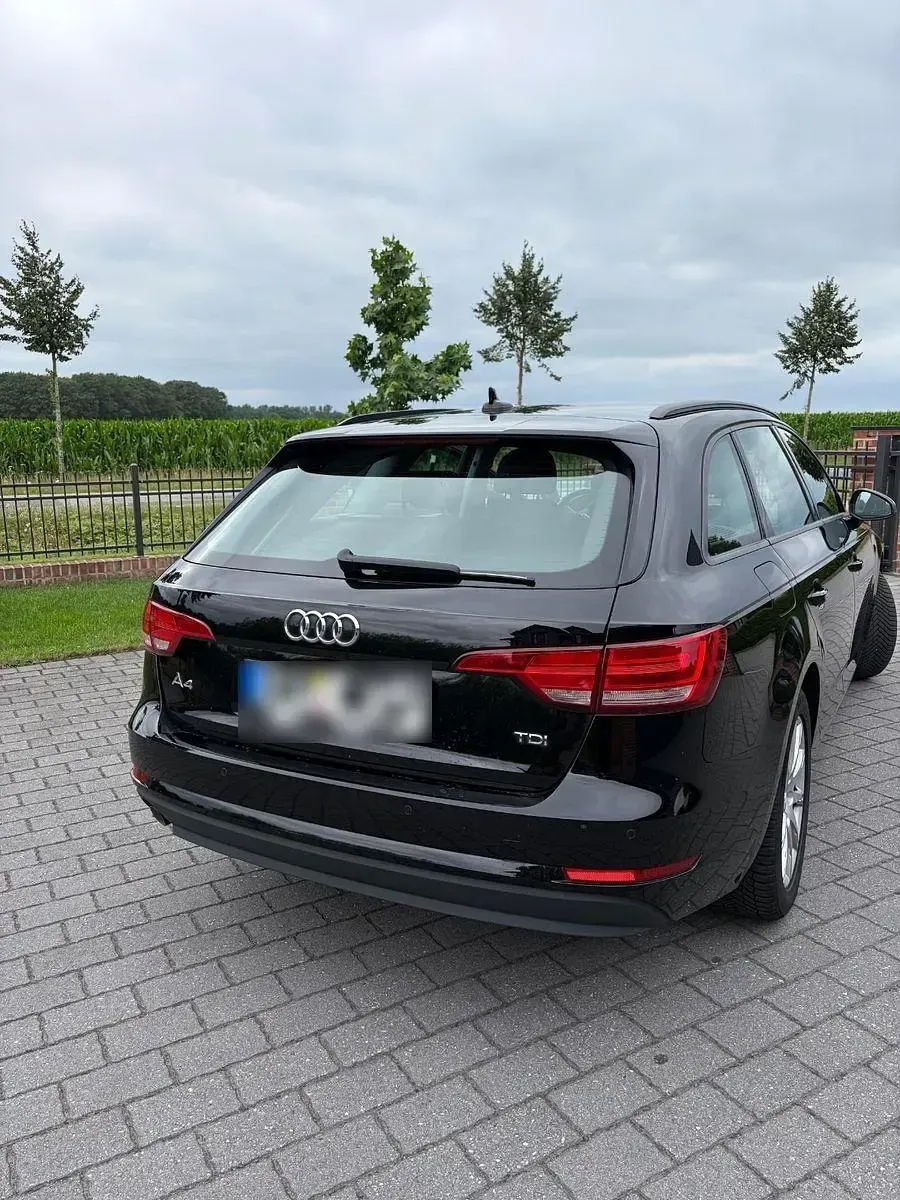 Gebraucht Audi A4 Design 150 PS (110 kW) 2017 Schwarz Kombi