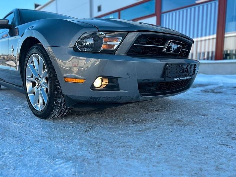 Gebraucht Ford Mustang 213 PS (156 kW) 2010 Grau Cabrio