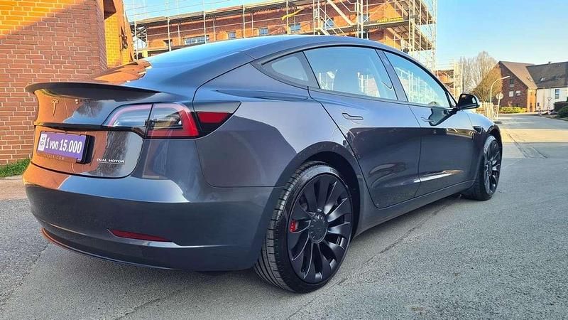 Gebraucht Tesla Model 3 Performance 392 kW (534 PS) 2022 Midnight silver Limousine