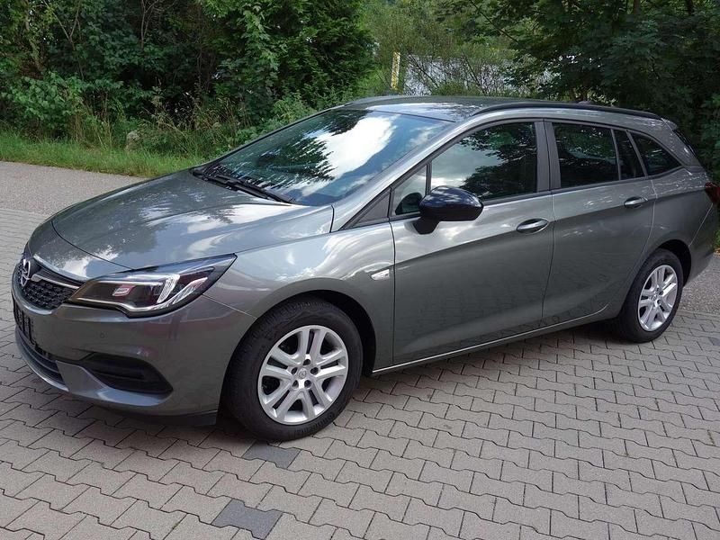 Quarz grau Gebraucht 2021 Opel Astra Edition Kombi | 14.500 € (Fairer Preis) - Bild 1/4