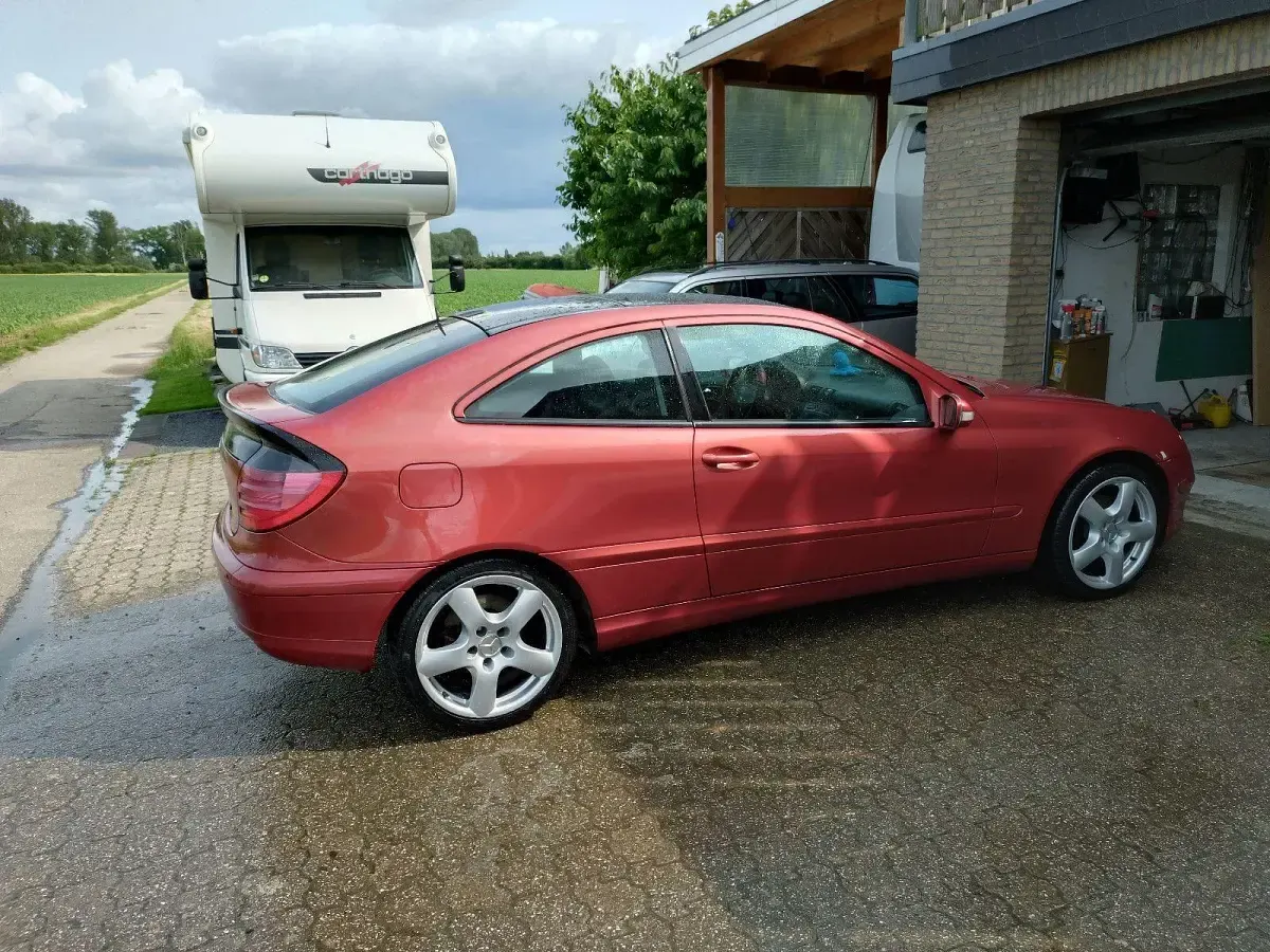 Gebraucht Mercedes C230 197 PS (144 kW) 2001 Orange Coupé