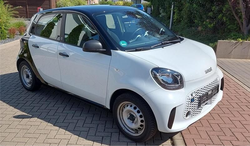 Weiß Gebraucht 2021 Smart ForFour Electric Drive Kleinwagen | 9.950 € (Fairer Preis) - Bild 1/4
