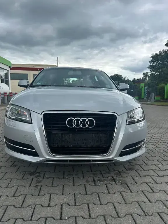Gebraucht Audi A3 Ambiente 125 PS (91 kW) 2012 Silber Kleinwagen