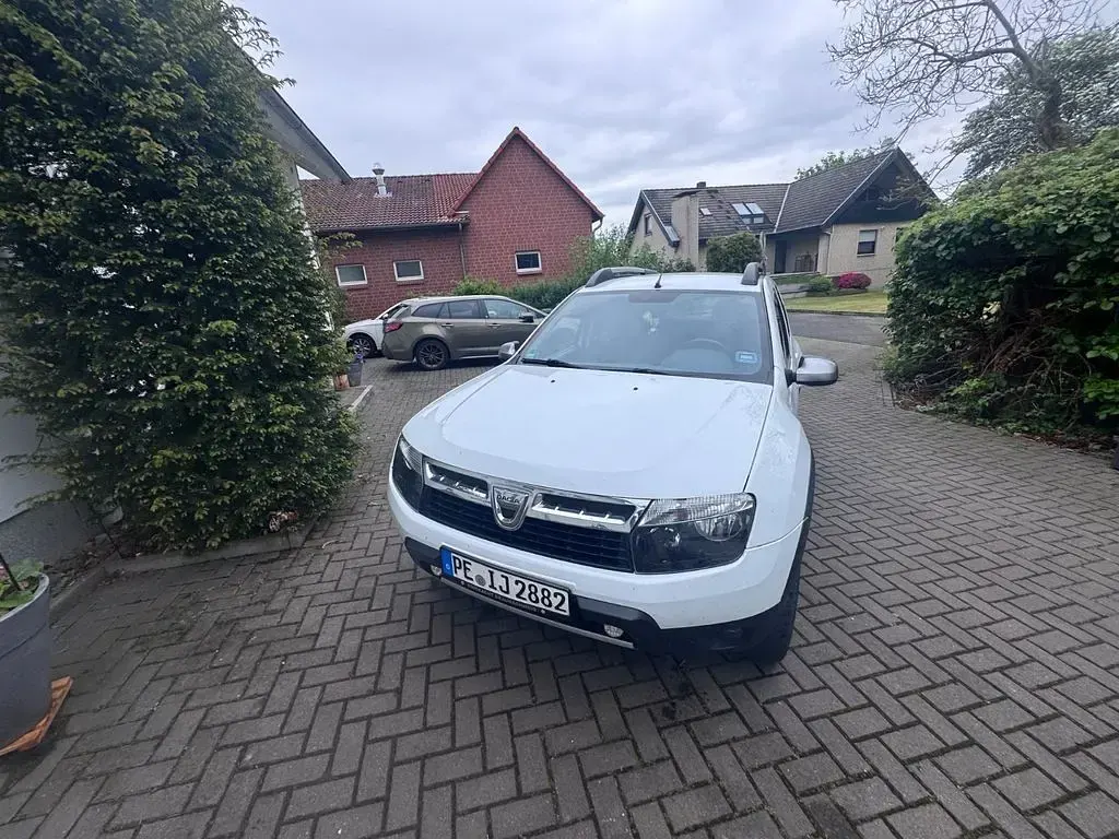 Gebraucht Dacia Duster Lauréate 105 PS (77 kW) 2012 Weiß SUV