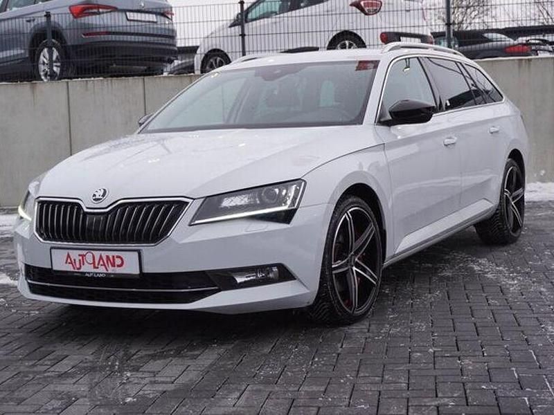 Gebraucht Skoda Superb Active 150 PS (110 kW) 2019 Weiß Kombi
