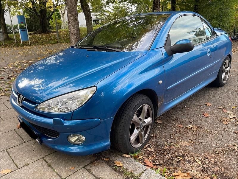 Blau Gebraucht 2003 Peugeot 206 CC Cabrio | 950 € - Bild 1/4