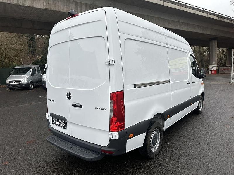 Gebraucht Mercedes Sprinter 170 PS (125 kW) 2024 Arktikweiss Van