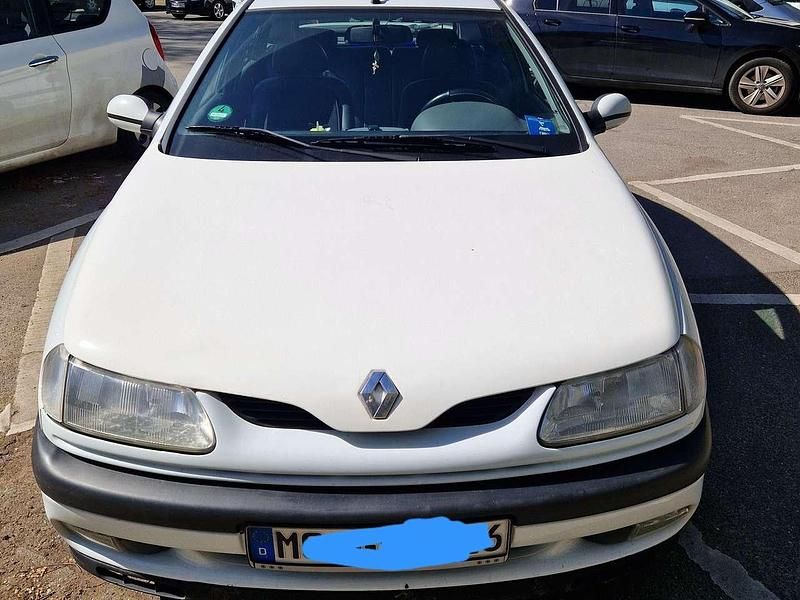 Brugt Renault Laguna 114 HK (83 kW) 1996 Hvid Sedan