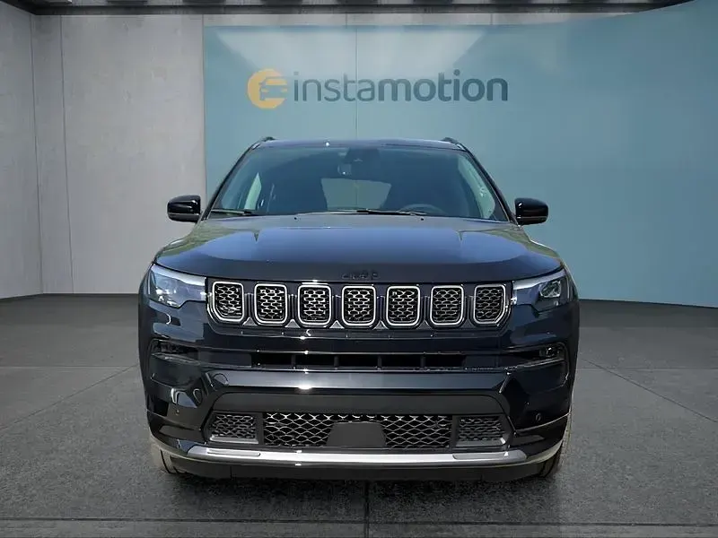 Uusi Jeep Compass Summit 131 HP (96 kW) 2025 Musta Katumaasturi