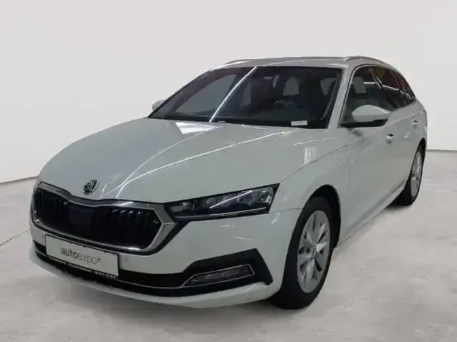 Gebraucht Skoda Octavia First Edition 150 PS (110 kW) 2021 Candyweiß uni Kombi