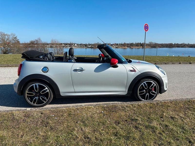 Używany Mini John Cooper Works 231 KM (169 kW) 2020 Srebrny Hatchback