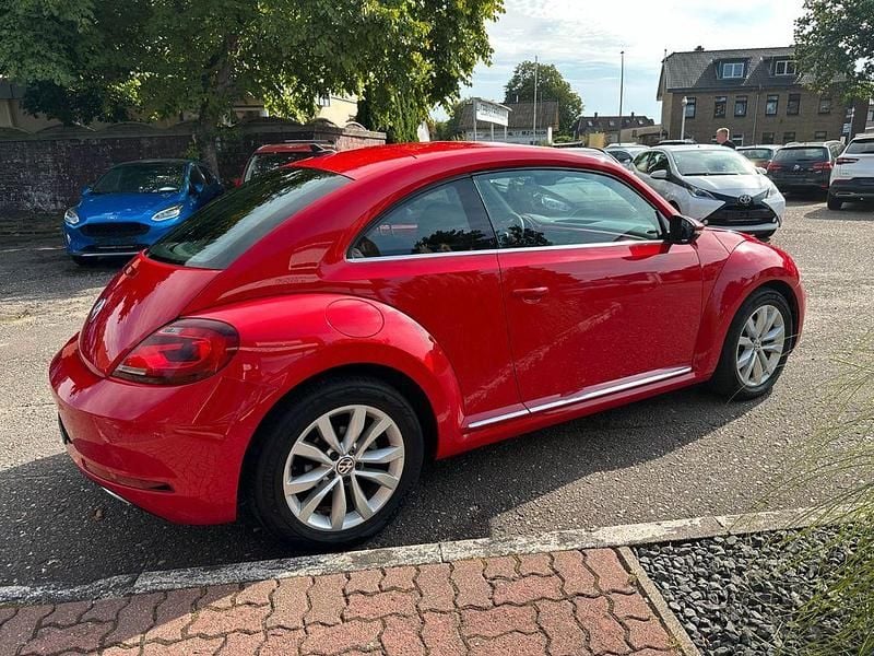 Gebraucht VW Beetle Design 110 PS (80 kW) 2017 Rot