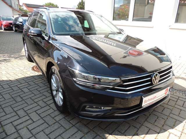 Deep black perleffekt Gebraucht 2023 VW Passat Kombi | 34.300 € - Bild 1/1