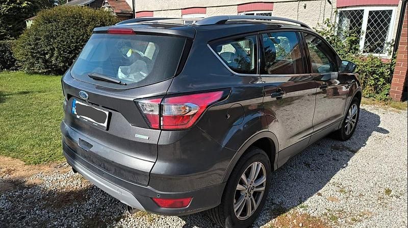 Gebraucht Ford Kuga Cool & Connect 150 PS (110 kW) 2018 Grau SUV