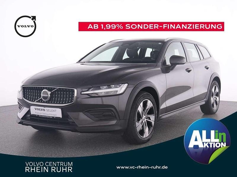 Grau platinum grey / metallic Gebraucht 2023 Volvo V60 CC Plus Kombi | 38.450 € (Fairer Preis) - Bild 1/2