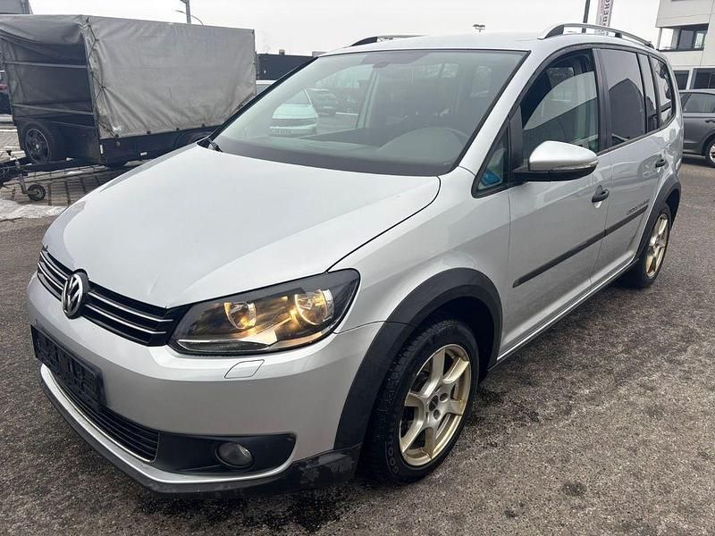 Silber Gebraucht 2012 VW Touran Cross Van / Kleinbus | 6.250 € (Fairer Preis) - Bild 1/4