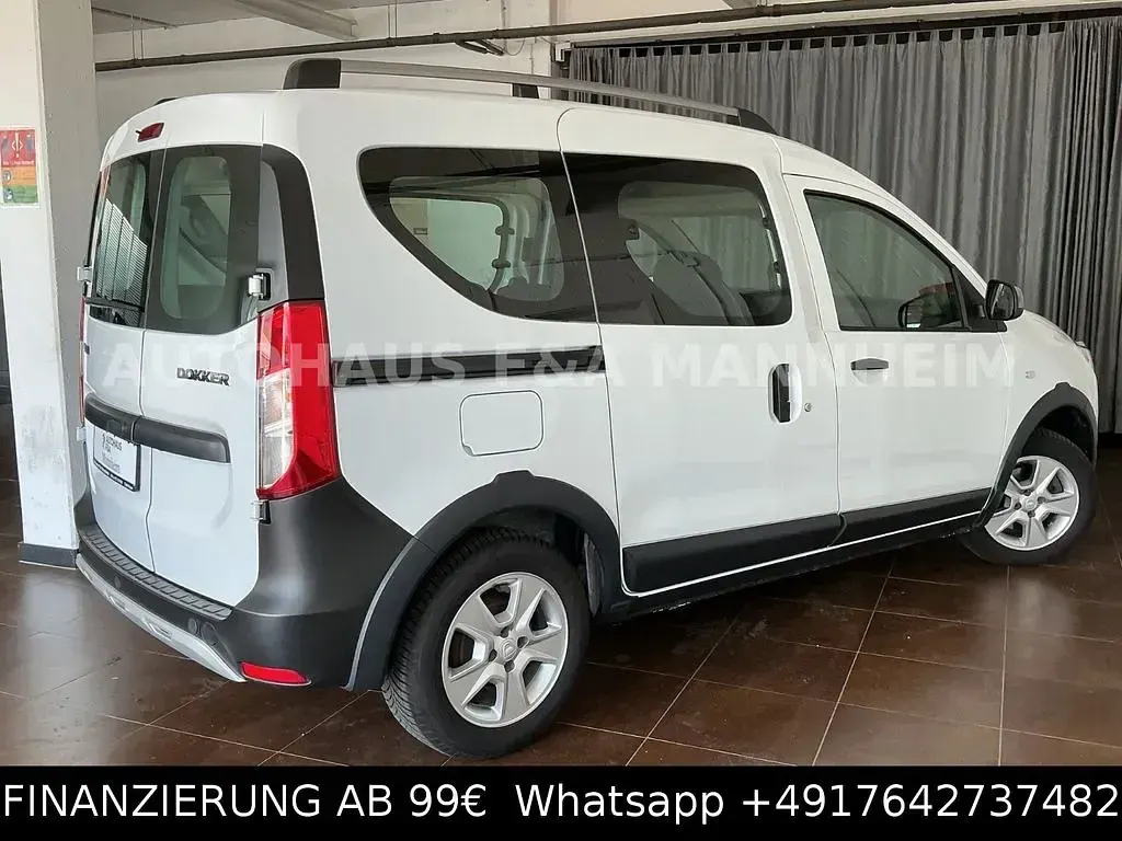 Gebraucht Dacia Dokker Stepway 131 PS (96 kW) 2021 Weiß Van / Kleinbus