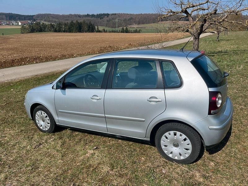 Gebraucht VW Polo Comfortline 75 PS (55 kW) 2006 Silber Kleinwagen