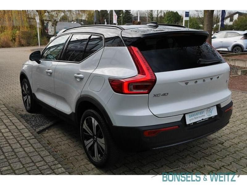 Gebraucht Volvo XC40 Plus 169 kW (231 PS) 2022 Weiß metallic SUV