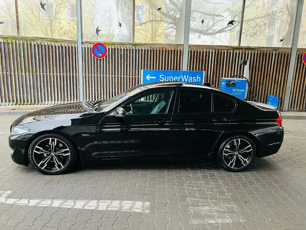 Gebraucht BMW 523 M Sport 204 PS (150 kW) 2010 Schwarz Limousine