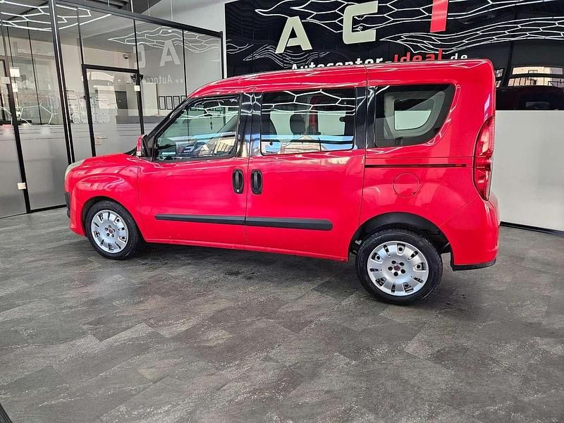 Gebraucht Fiat Doblò Dynamic 95 PS (69 kW) 2010 Corsa rot Van / Kleinbus